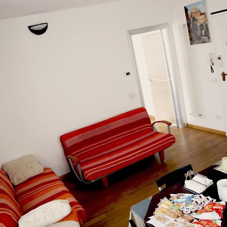 B&B La Luna Dal Borgo Єзі Екстер'єр фото