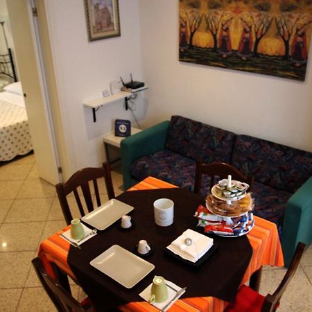 B&B La Luna Dal Borgo Єзі Екстер'єр фото