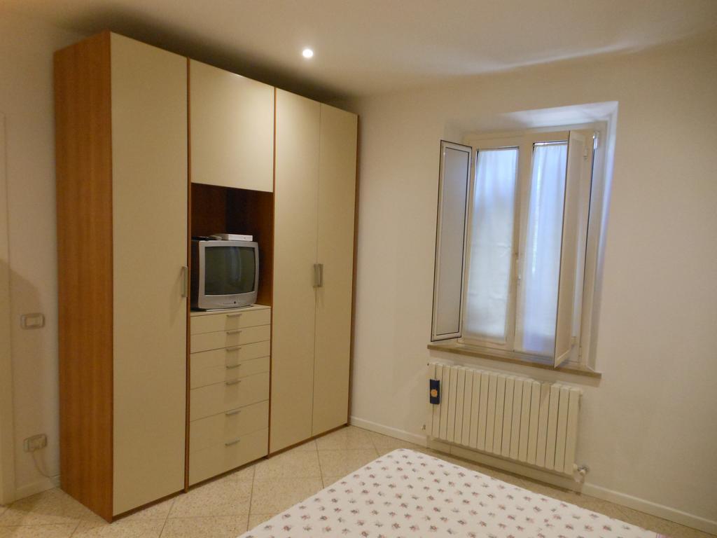 B&B La Luna Dal Borgo Єзі Екстер'єр фото