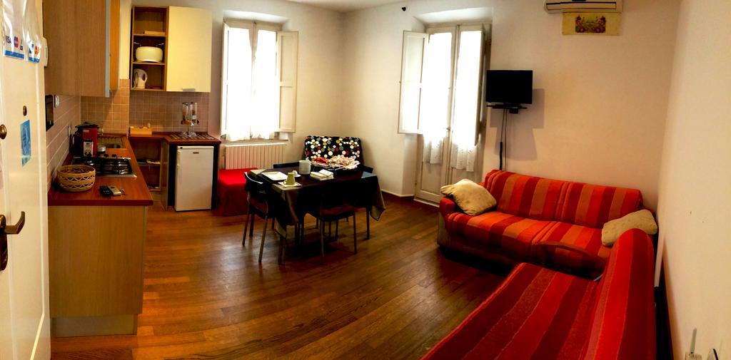 B&B La Luna Dal Borgo Єзі Екстер'єр фото