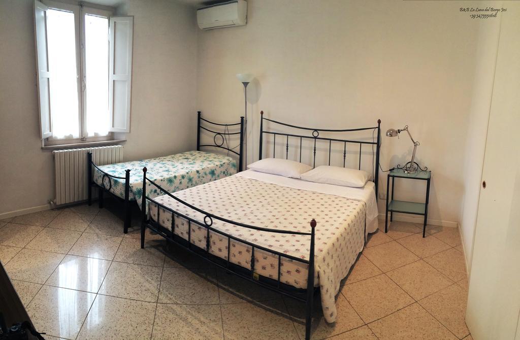 B&B La Luna Dal Borgo Єзі Екстер'єр фото
